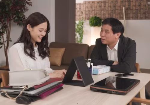 Bí mật bản hợp đồng của cô thư ký xinh đẹp và đối tác dâm