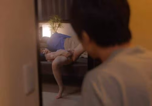 Cậu nhân viên không cưỡng lại được sự dâm đãng của cô vợ trẻ của sếp